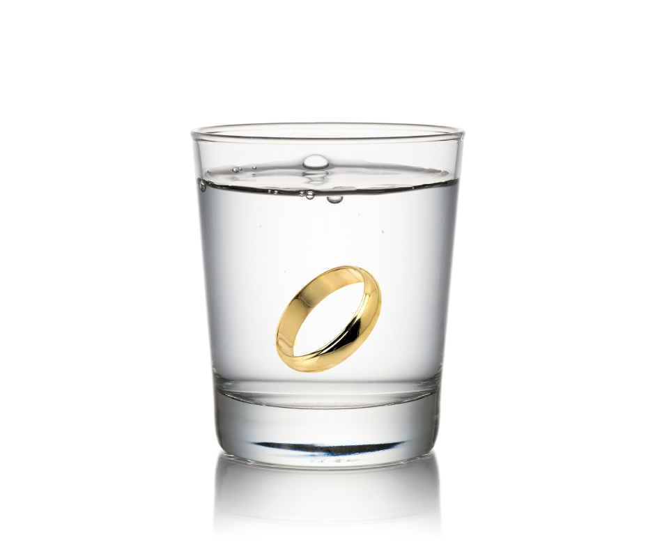 Verificare oro vero test galleggiamento